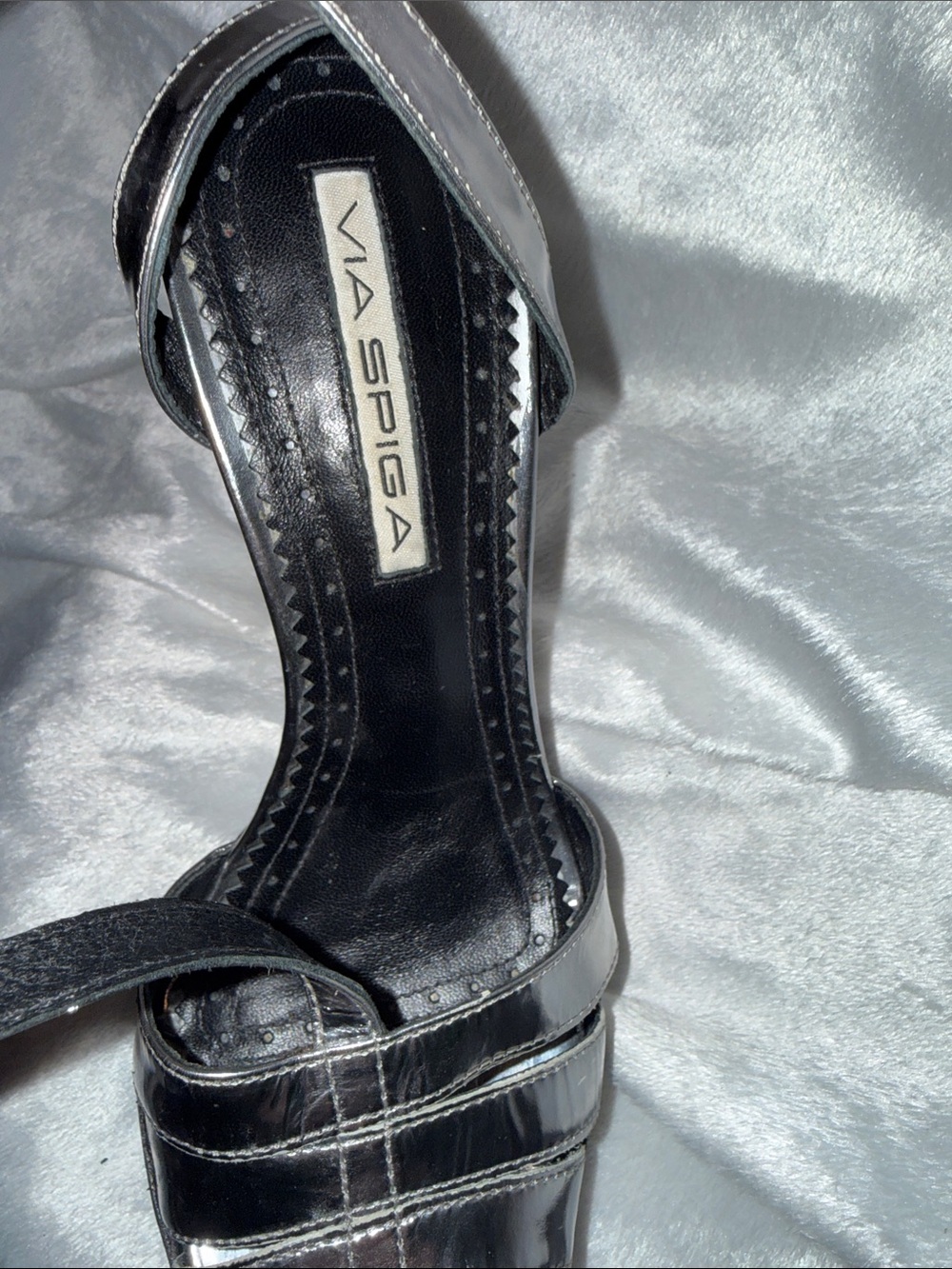 NWOT Via Spiga Metallic Leather Silver T-Strap Heels - Picture 3 of 9